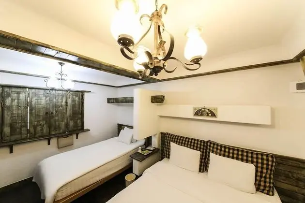 Tek Büyük veya İki Ayrı Yataklı Oda