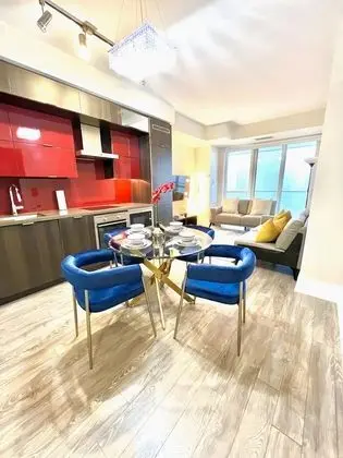 Luxury Condo, 2 Queen Beds, Non Smoking, CN Tower View (39)