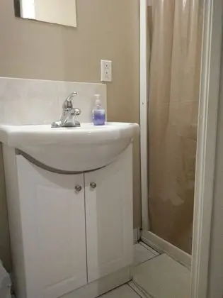Dört Kişilik Oda, Özel Banyo (One Double Bed, Two Single Bed)