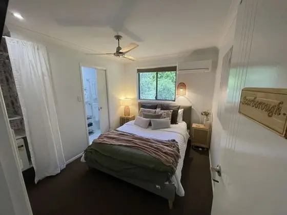 Tek Büyük Yataklı Oda, 1 Büyük (Queen) Boy Yatak (Scarborough-Standard Queen w Ensuite)