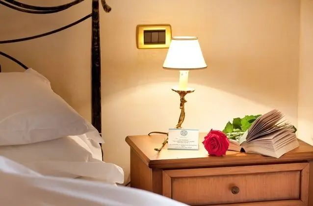 Büyük Yataklı Tek Kişilik Oda