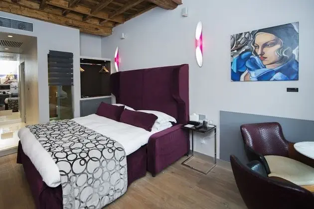 Basic Tek Büyük Yataklı Oda