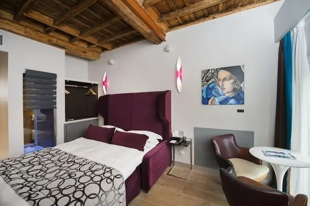 Basic Tek Büyük Yataklı Oda