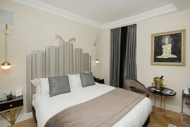 Basic Tek Büyük Yataklı Oda