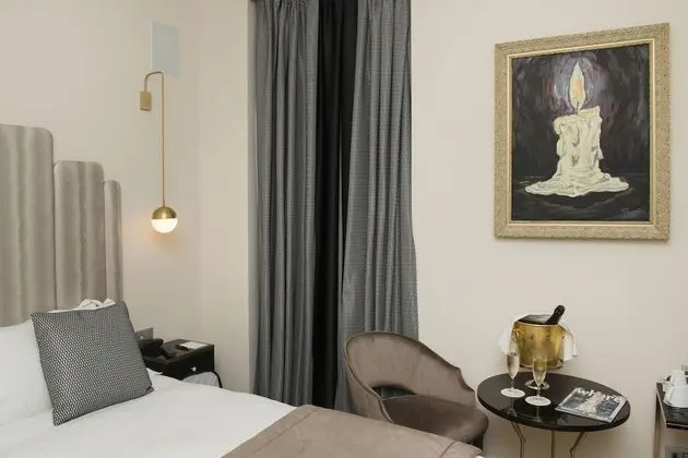 Basic Tek Büyük Yataklı Oda