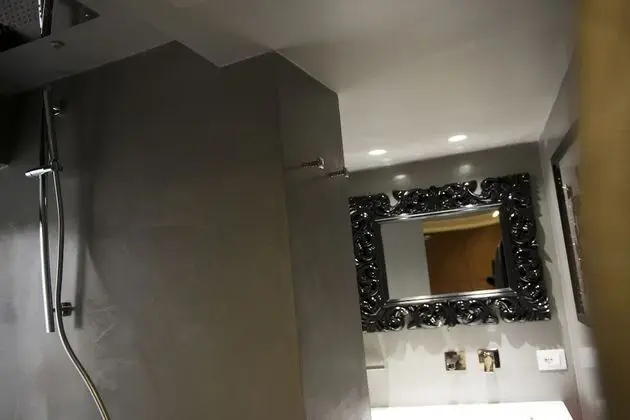 Basic Tek Büyük Yataklı Oda