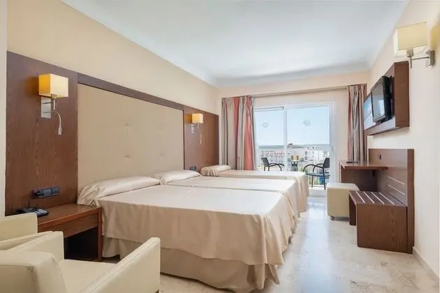 Standard Üç Kişilik Oda, Balkon