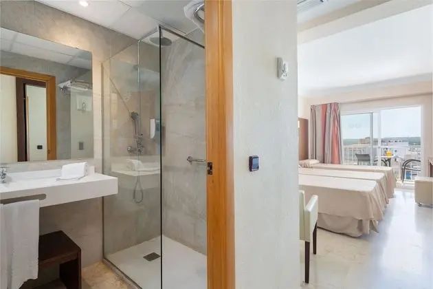Standard Üç Kişilik Oda, Balkon