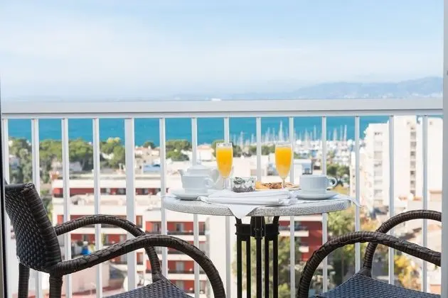 Tek Büyük Yataklı Oda, Balkon, Deniz Manzaralı