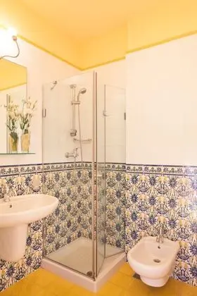 Tek Büyük Yataklı Oda, Balkon, Dağ Manzaralı