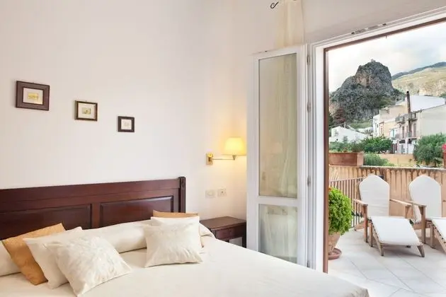 Tek Büyük Yataklı Oda, Teras, Dağ Manzaralı