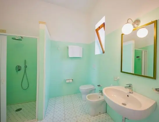 Üç Kişilik Oda, Özel Banyo
