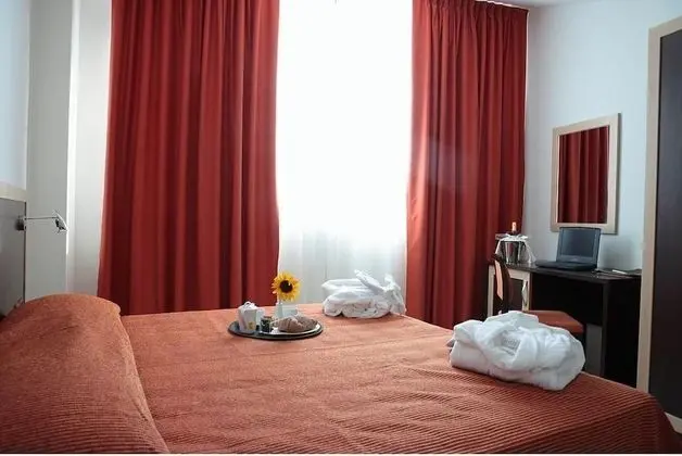 Classic Üç Kişilik Oda, 2 Yatak Odası, Banyolu/Duşlu