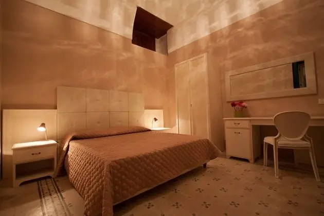 Standard Tek Büyük Yataklı Oda