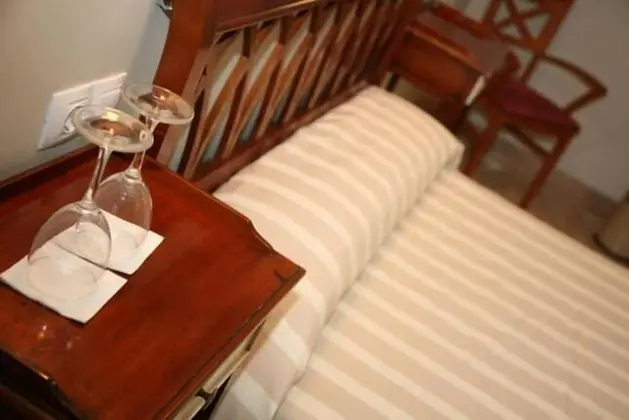 Büyük Yataklı Tek Kişilik Oda