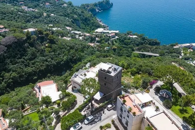 Kır Evi, Sıcak Su Havuzu