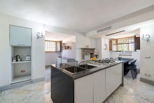 Kır Evi, Sıcak Su Havuzu