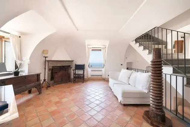 Kır Evi, Sıcak Su Havuzu
