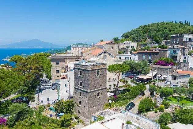 Kır Evi, Sıcak Su Havuzu
