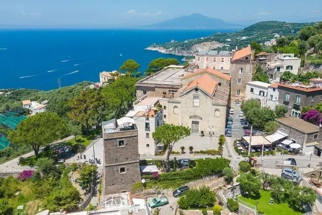 Kır Evi, Sıcak Su Havuzu