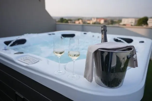 Premium Stüdyo Süit, Kişiye Özel Havuzlu, Deniz Manzaralı