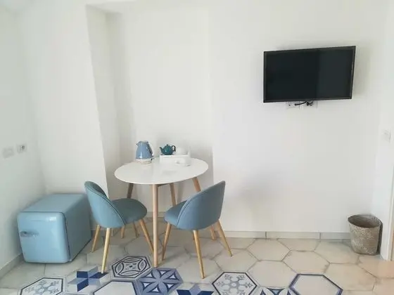 Panoramic Tek Büyük Yataklı Oda, Balkon, Deniz Manzaralı (Stair Access Only)