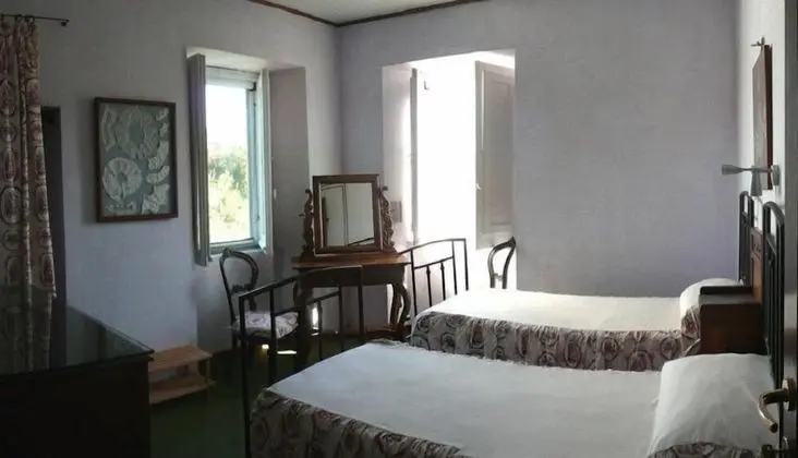 Tek Büyük veya İki Ayrı Yataklı Oda, Tepe Manzaralı