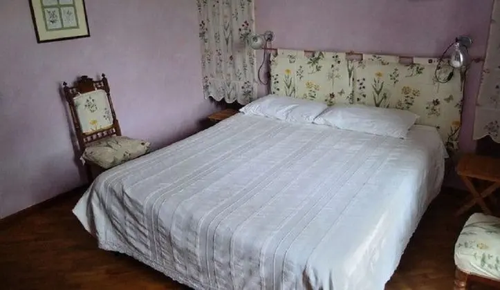 Tek Büyük veya İki Ayrı Yataklı Oda, Tepe Manzaralı