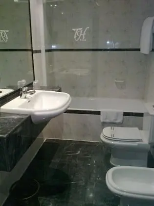 Standard Büyük Yataklı Tek Kişilik Oda