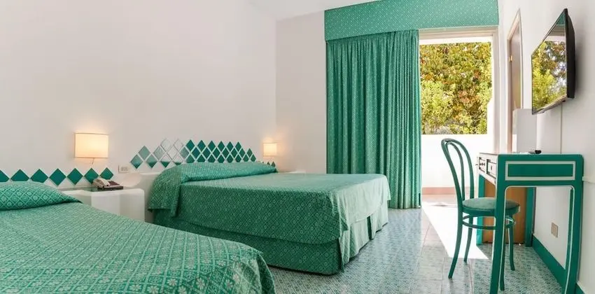 Standard Üç Kişilik Oda