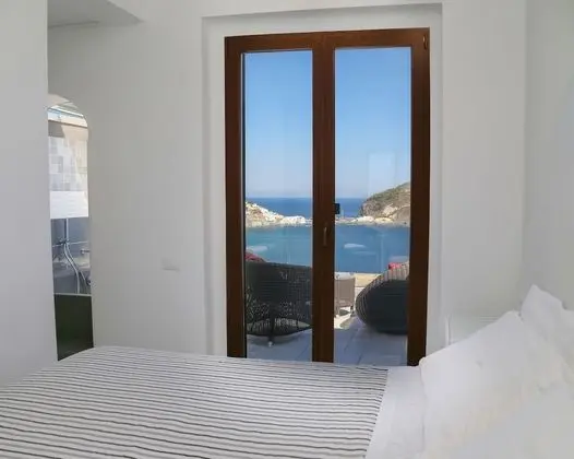 Deluxe Tek Büyük Yataklı Oda, Teras, Deniz Manzaralı