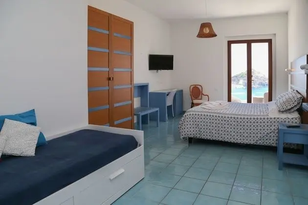 Family Dört Kişilik Oda, Teras, Kısmi Deniz Manzaralı