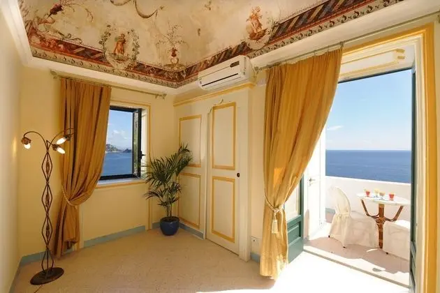 Superior Tek Büyük Yataklı Oda, Balkon, Deniz Manzaralı