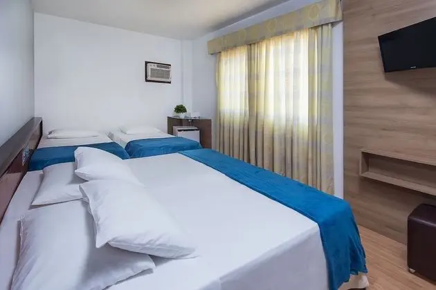 Superior Dört Kişilik Oda, Birden Çok Yatak (Uma Cama Casal e Duas Camas Solteiro)