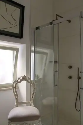 Tek Büyük Yataklı Oda (Audrey Hepburn)