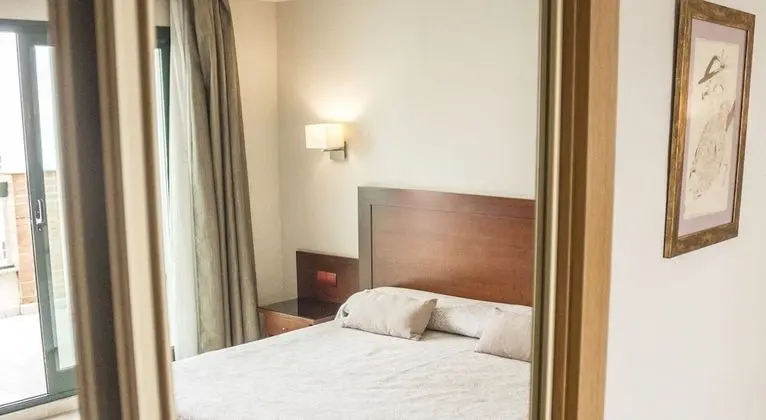 Tek Büyük Yataklı Oda (Interior)