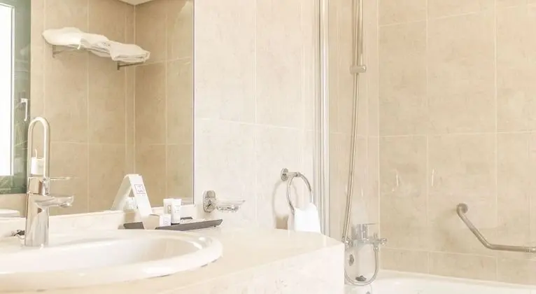 Tek Büyük Yataklı Oda (Interior)