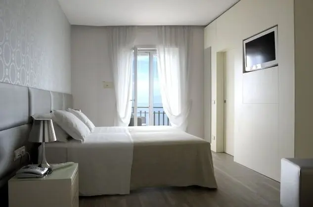 Deluxe Tek Büyük Yataklı Oda, 1 Çift Kişilik Yatak, Deniz Manzaralı