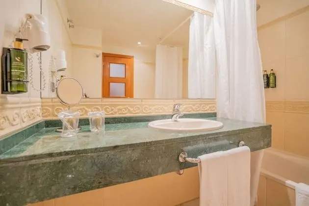 Tek Büyük Yataklı Oda (2 Adults)