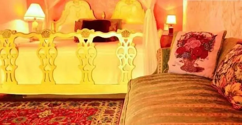Design Tek Büyük Yataklı Oda, 1 En Büyük (King) Boy Yatak