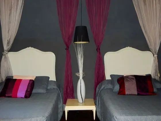 Design Tek Büyük Yataklı Oda, 2 Çift Kişilik Yatak
