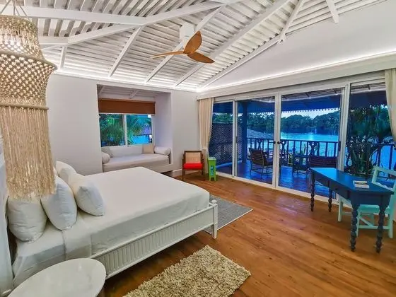 Miss Evelyn Balcony Suites