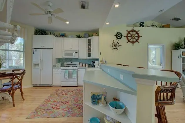 Ev (Tortuga Pool Home)
