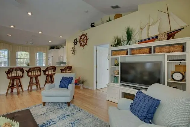 Ev (Tortuga Pool Home)