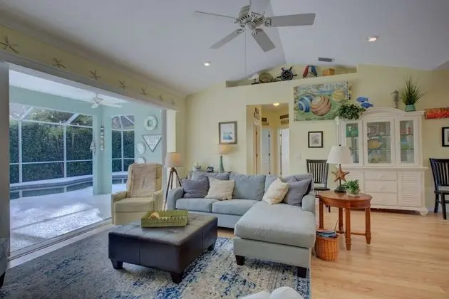 Ev (Tortuga Pool Home)