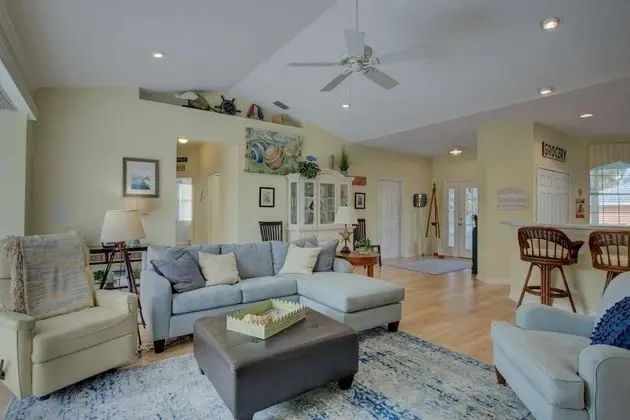 Ev (Tortuga Pool Home)
