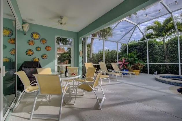 Ev (Tortuga Pool Home)