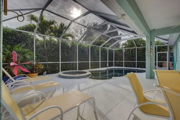Ev (Tortuga Pool Home)