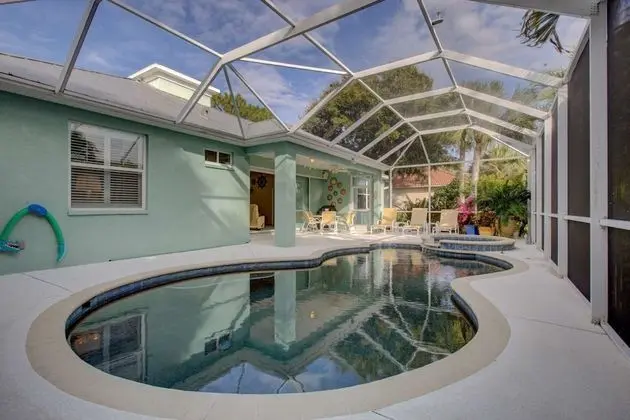 Ev (Tortuga Pool Home)
