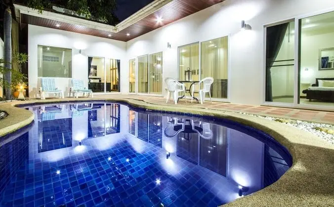 Deluxe 2 bedroom villa with private pool and jacuzzi